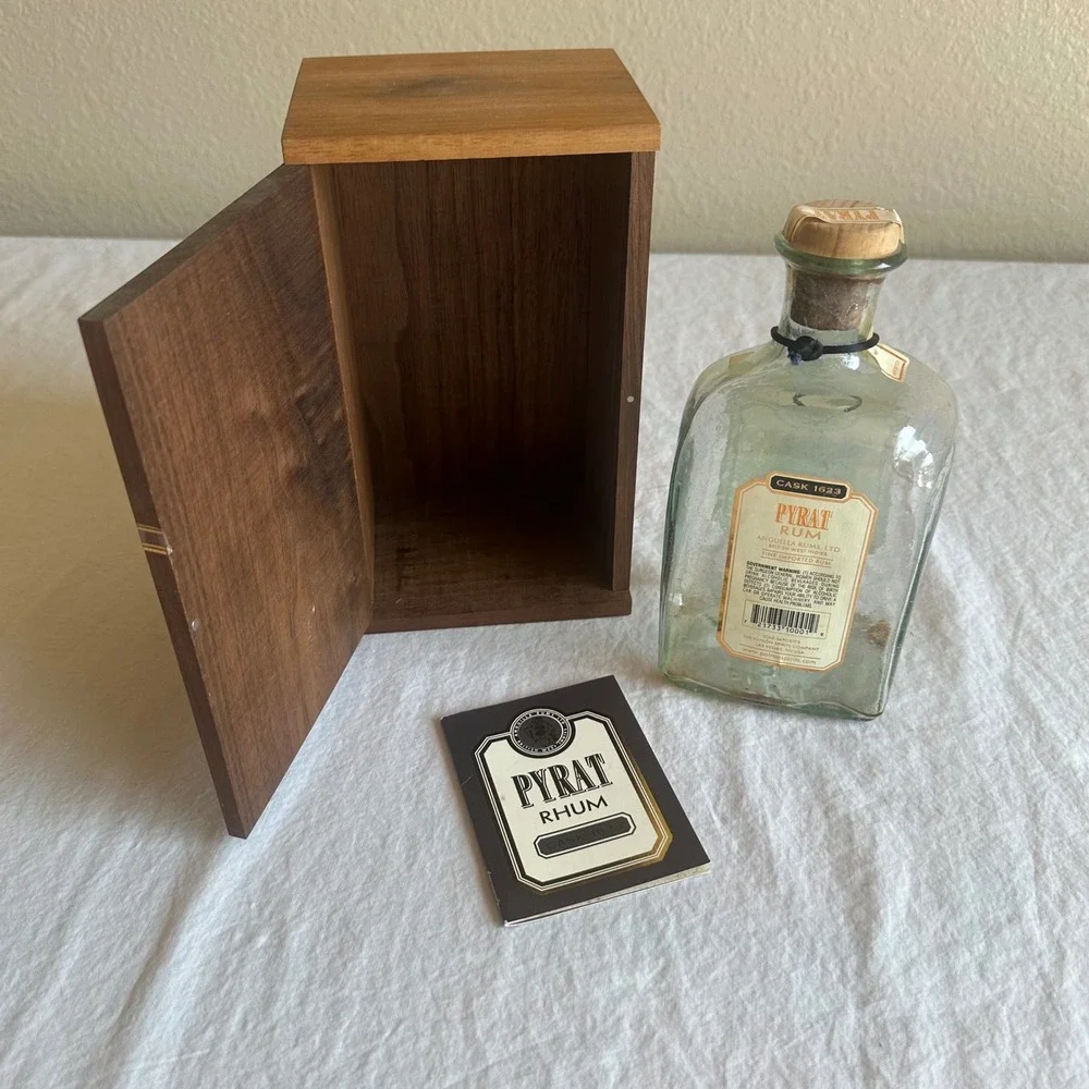 Very RARE Pyrat Rum CASK 1623 Walnut Box Display Case Empty Bottle Collectable